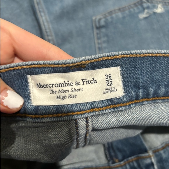 Abercrombie & Fitch The Mom Short High Rise In Medium Destroy Size 36 - Picture 3 of 6